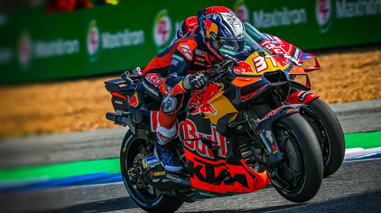 Drama 13 Lap di Buriram, Acosta Rebut Kemenangan usai Marquez Dihukum