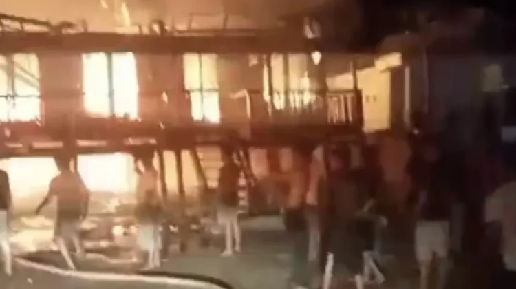 Jelang Sahur, Amukan Api Ludeskan Rumah di Tarano