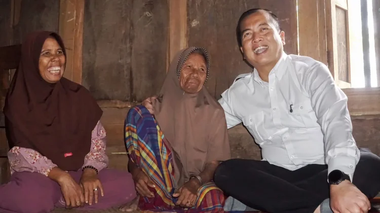 Iqbal Janjikan Pipa Air untuk Warga Donggo, Ini Alasannya