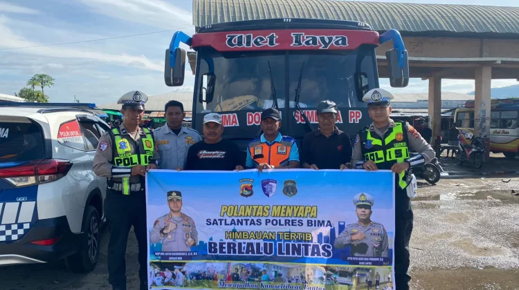 Kampanyekan Mudik jelang Lebaran, Satlantas Polres Bima Sapa Sopir di Terminal