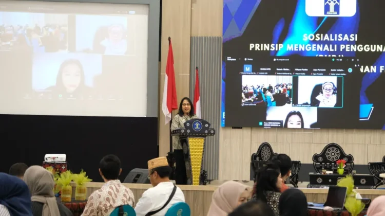 Notaris Memegang Posisi Strategis Menjamin Kepastian Hukum Jaminan Fidusia