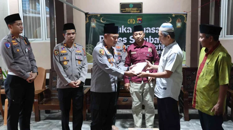 Polres Sumbawa Santuni Santri Panti Muhammadiyah