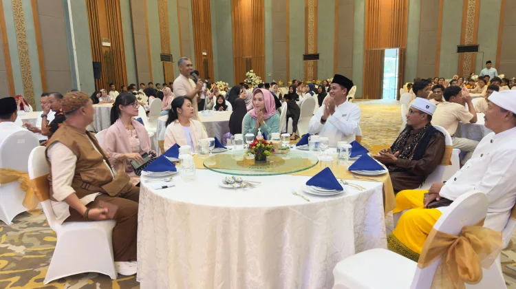 Aruna Berbagi Kebahagiaan untuk 99 Anak Yatim Kawasan Wisata Senggigi