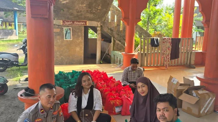 Berkah Ramadan, Pantai Asuhan di Lombok Tengah Terima Bantuan Al Qur'an dan Sembako