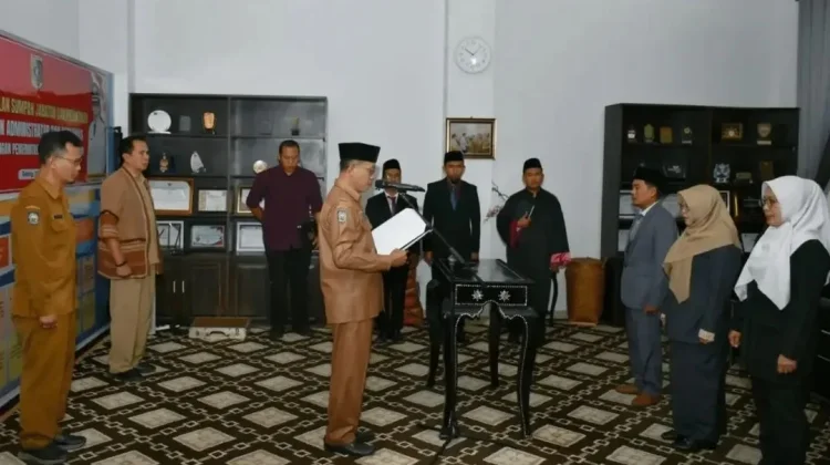 Sekda Lotim Lantik Tiga Pejabat Administrator dan Pengawas