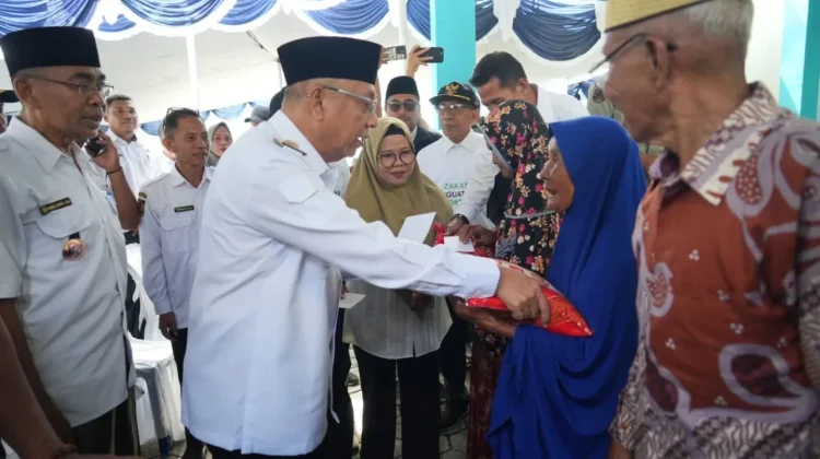 500 Paket Beras BAZNAS RI untuk Fakir Miskin di Kota Bima