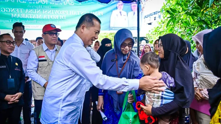 Tinjau Posyandu di Sekarbela, Gubernur Ingatkan Orang Tua Perhatikan Gizi Anak