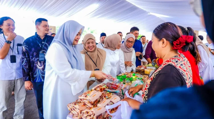 Buka Bazar Ramadan, Wagub NTB Minta Bank Daerah Lebih Profesional