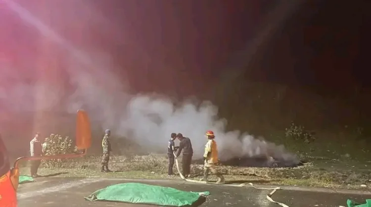 Damkar Lombok Tengah Padamkan Kebakaran Lahan di Bukit Merese