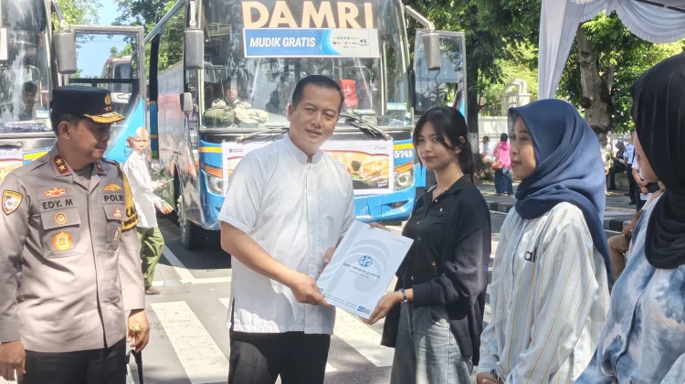 Gubernur NTB Lepas Ratusan Pemudik Gratis Tujuan Pulau Sumbawa