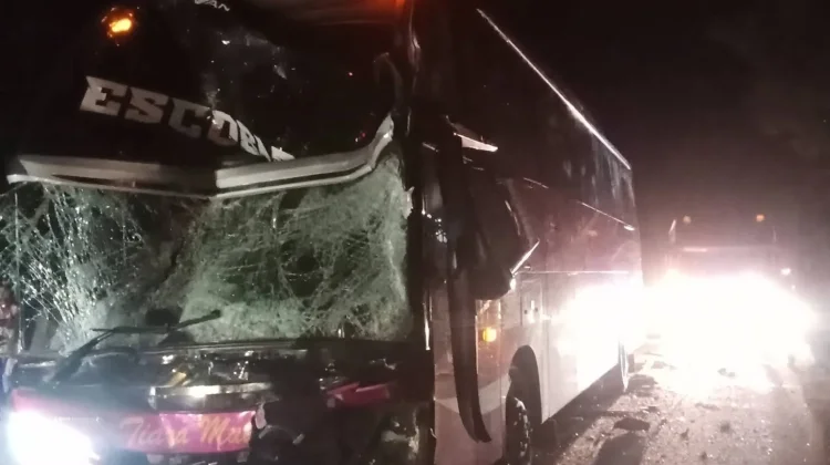 Mobil Berhenti Mendadak Picu Tabrakan Beruntun