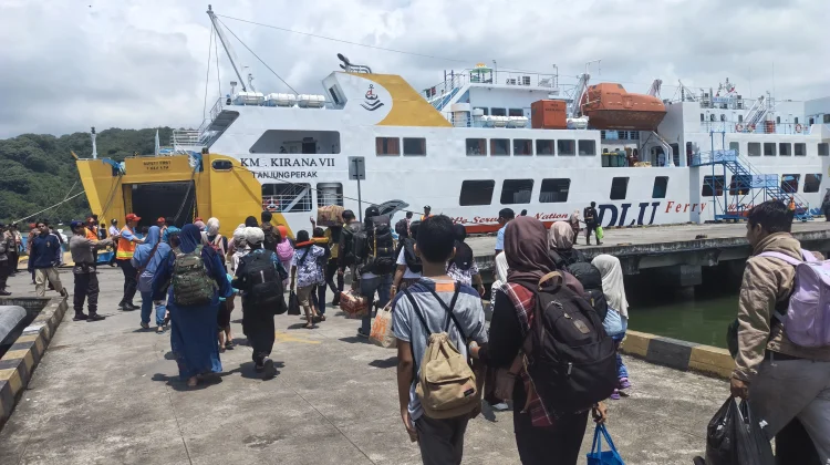 Gubernur NTB Lepas 460 Peserta Mudik Gratis Rute Lombok–Surabaya