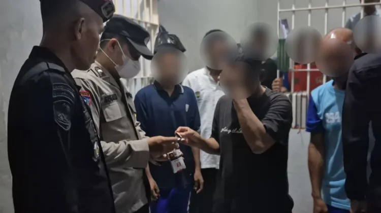 Jelang Nyepi dan Lebaran, Lapas Sumbawa Lakukan Razia