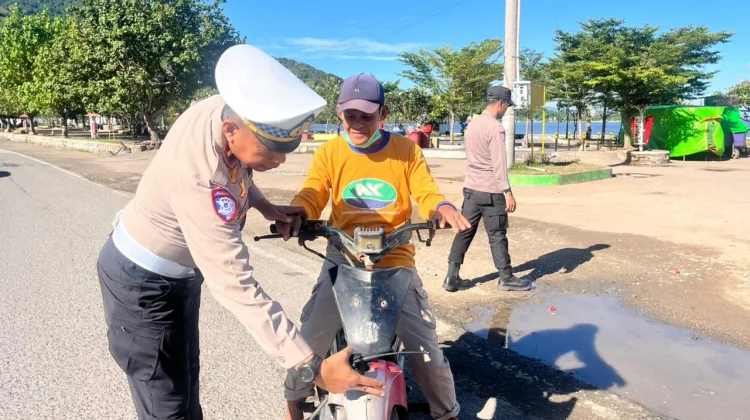 Personel Ops Ketupat Rinjani 2026 Imbau Pengendara Utamakan Keselamatan