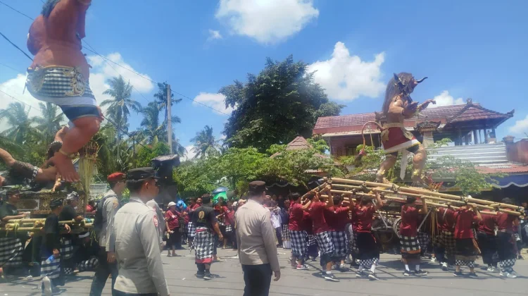 Polsek Narmada Amankan Pawai Ogoh-ogoh di Suranadi