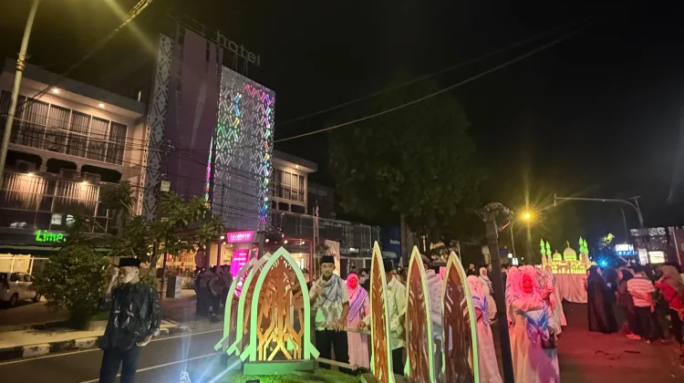 Pengamanan Ketat Iringi Meriahnya Pawai Takbiran Mataram