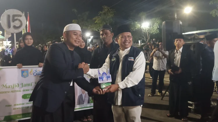 Gema Takbir Menggetarkan Gerung, Ribuan Warga Tumpah Rayakan Kemenangan
