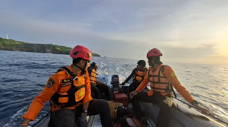 Pria Lombok Timur Hilang Terseret Ombak saat Selamatkan Keluarga