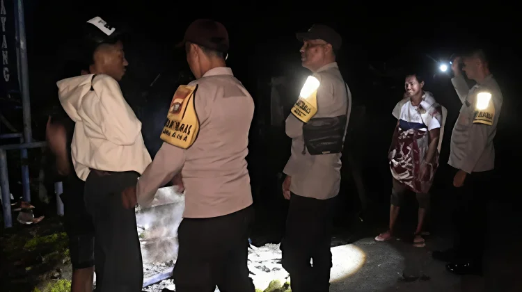 Polsek Donggo Gelar Patroli Cipta Kondisi, Antisipasi 3C hingga Balapan Liar