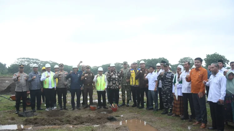 Najmul Akhyar Letakkan Batu Pertama Sekolah Rakyat di Gumantar, Akses Pendidikan G