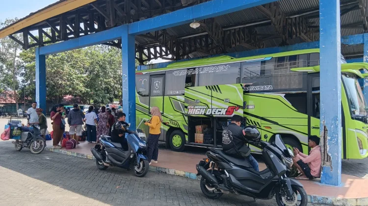 Angkutan Travel Diminta Naik Turunkan Penumpang di Terminal