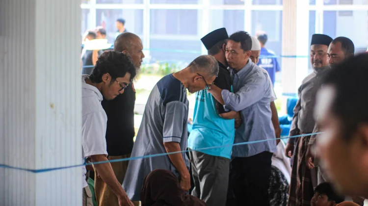 Ratusan Keluarga Padati Lapas Lombok Barat saat Lebaran Ketupat