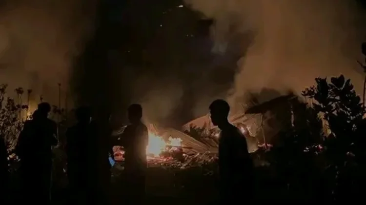 Damkar Loteng Padamkan Kebakaran Rumah di Tengari, Kerugian Ditaksir Rp250 Juta