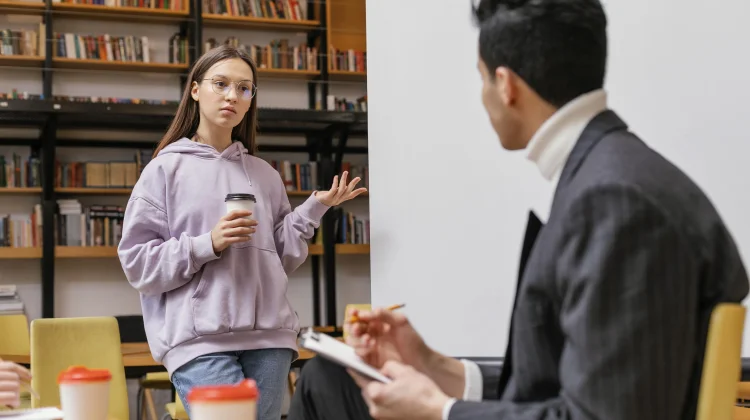Mengenal Quiet Constraining, saat Rekan Kerja Sengaja Menahan Informasi