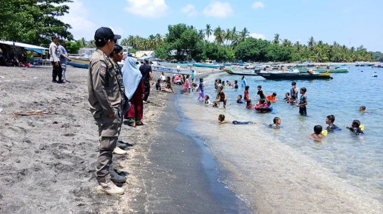 Satpol PP KLU Siagakan 80 Personel Amankan Lebaran Topat di Destinasi Wisata