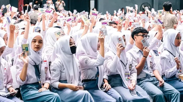 Pendaftar KIP Kuliah Naik Signifikan, Mayoritas Mahasiswa Pilih Kampus Luar Jawa