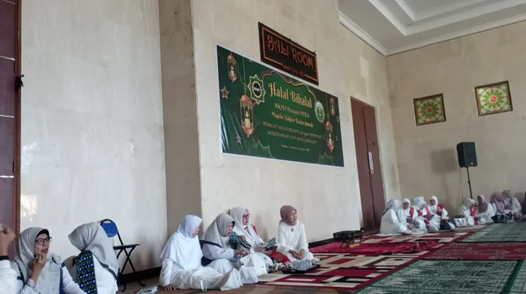 Mempererat Ukhuwah, Halal Bihalal Majelis Taklim Semarak di Masjid Hubbul Wathan
