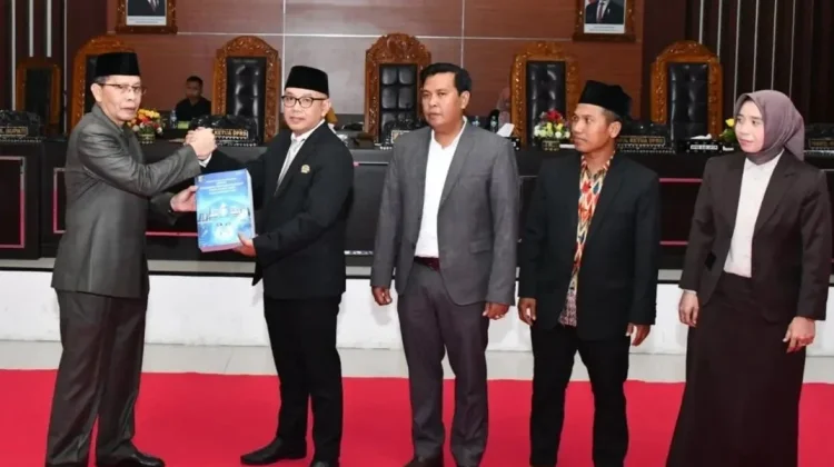 Hadiri  Paripurna DPRD, Wabup Beberkan Capaian Pembangunan 2025