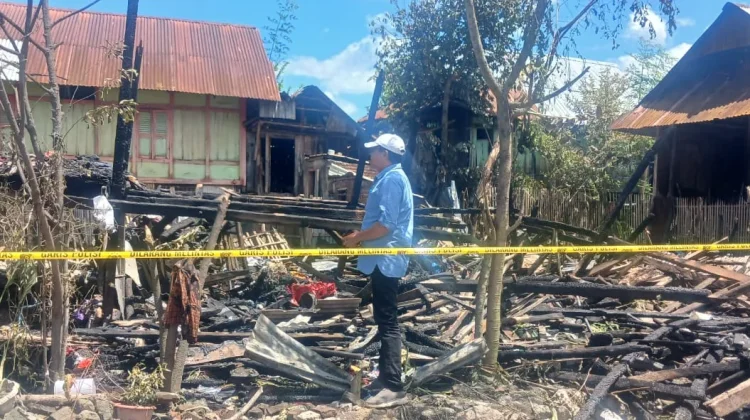 Tiga Rumah Panggung di Bima Ludes Terbakar