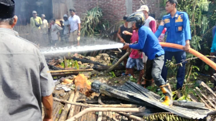 Ditinggal Panen, Tiga Rumah di Bima Dilalap Api