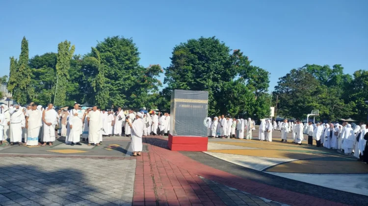 Calon Jemaah Haji Kota Mataram Perdalam Manasik Haji