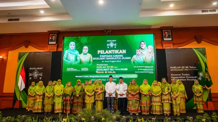 Khofifah Kukuhkan Muslimat NU NTB, Soroti Peran Perempuan & Keluarga