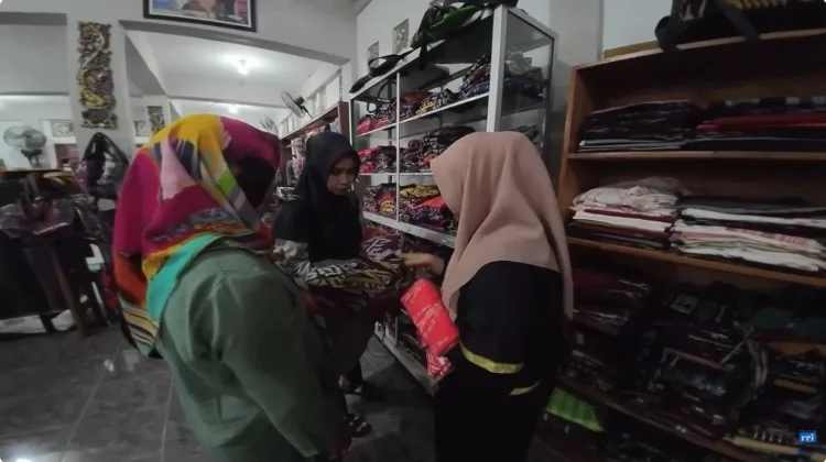Regenerasi Penenun Sasak, Menjaga Keberlanjutan Tradisi