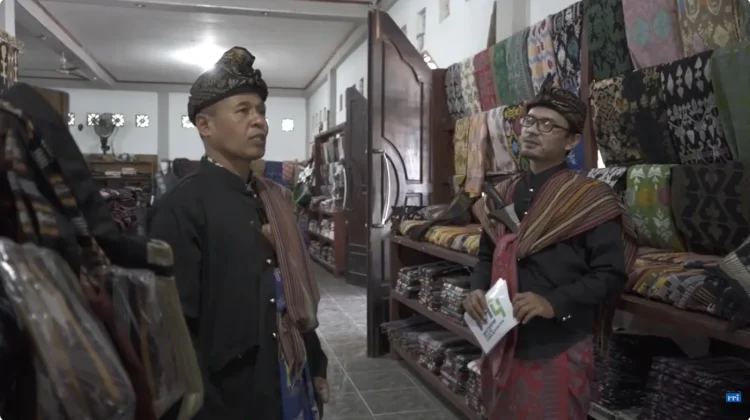 Tenun Salah Satu Sumber Ekonomi Masyarakat Desa Sukarara Loteng
