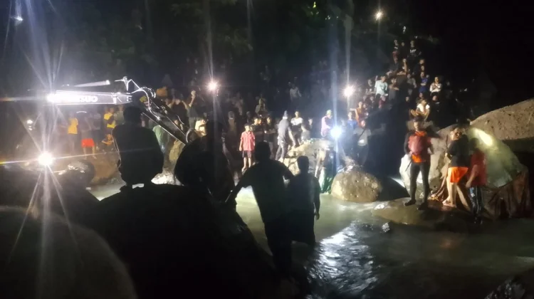 Terhimpit Batu Besar, Evakuasi Korban Air Terjun Tibu Ijo Gunakan Alat Berat