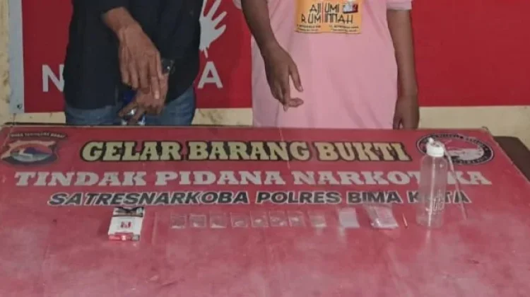 Dua Terduga Pengedar Sabu di Kota Bima Dibekuk ,  Delapan Paket Sabu Diamankan