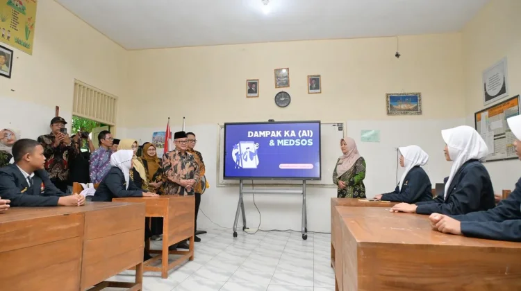 Pemanfaatan Papan Interaktif Digital Dinilai Tingkatkan Kualitas Pembelajaran