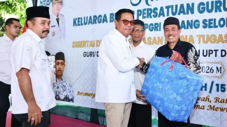 Bupati Ajak Guru Wujudkan Lombok Timur SMART