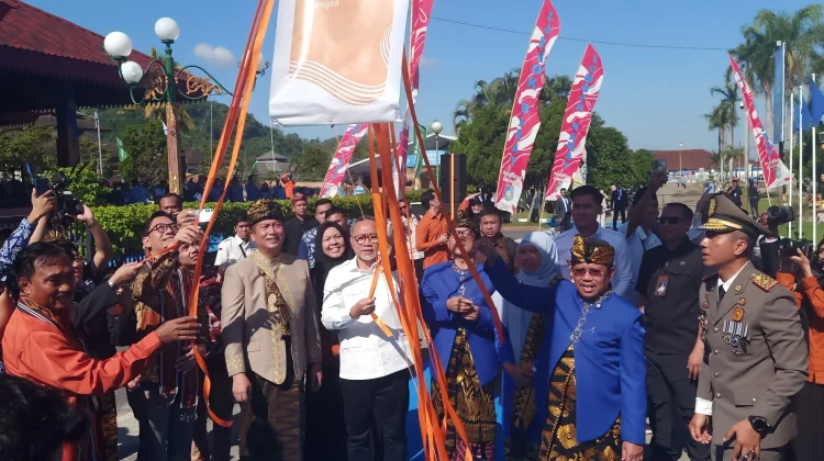 HUT Ke-68 Lombok Barat Bangkit Dorong Ekonomi Desa Melalui Patju Begawean