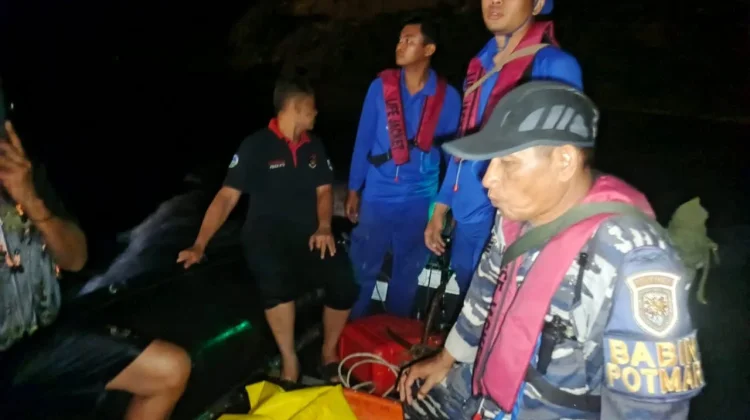 Tim Gabungan Evakuasi Jasad Pemancing di Perairan Batu Layar NTB