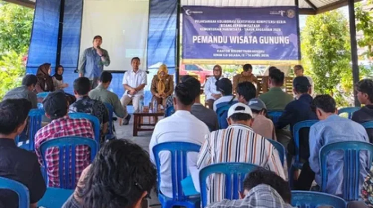 Perketat Standar Pendakian, 50 Guide dan Porter Rinjani Disertifikasi