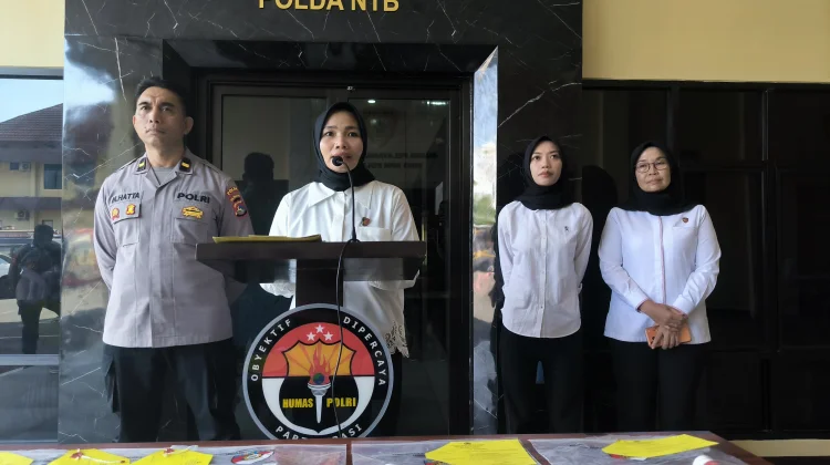 Polisi Bongkar Modus Prostitusi Online via MiChat di Mataram