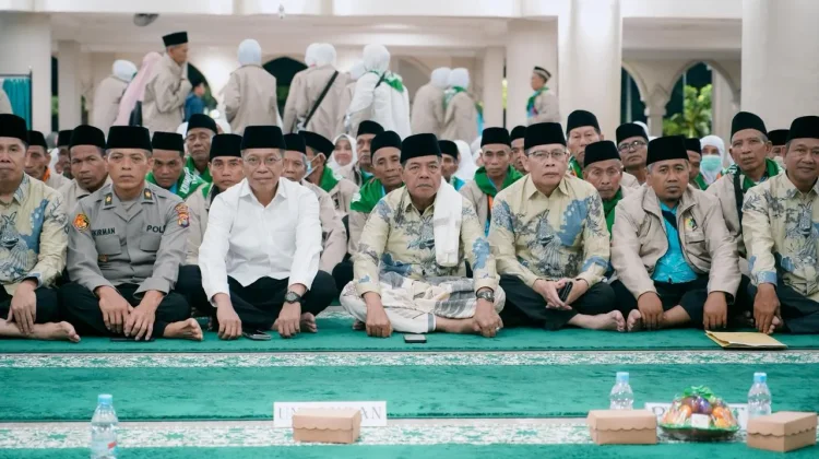 Bupati Lombok Timur Lepas Kloter I JCH di Masjid Agung Al-Mujahidin Selong