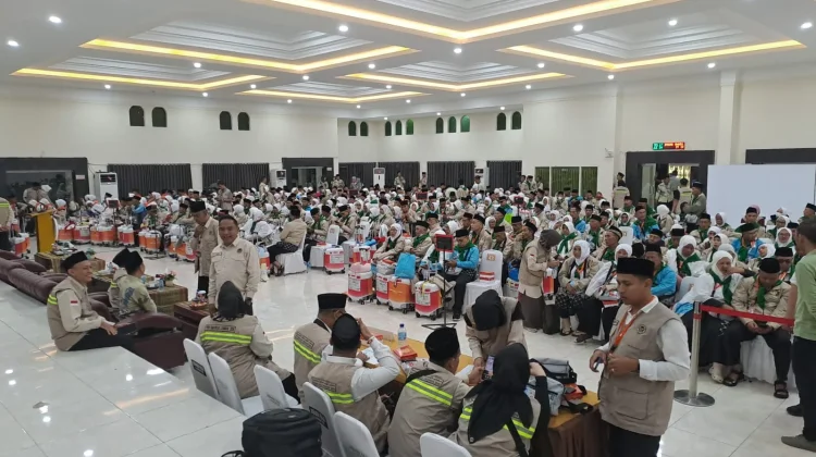 Patah Tulang Paha, Satu Jemaah Kloter Pertama Gagal ke Tanah Suci