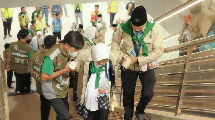 Penerbangan Perdana Embarkasi Haji Lombok Berjalan Lancar