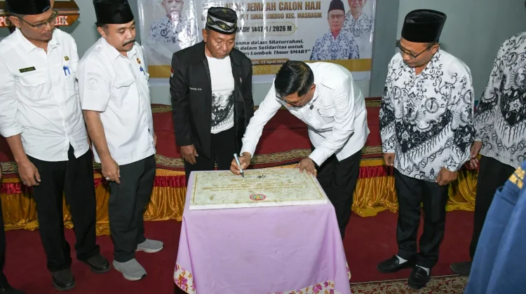 Gedung PGRI Lombok Timur Diresmikan, Diwarnai Pelepasan Jemaah Haji